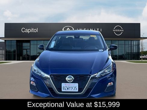 Used 2022 Nissan Altima 2.5 SR image 2