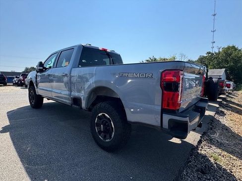 Used 2024 Ford F250 Lariat w/ Tremor Off-Road Package AWD/4WD image 2