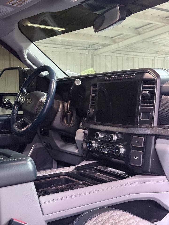 Used 2024 Ford F450 4x4 Crew Cab Super Duty image 4