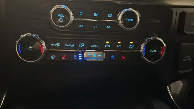 Used 2022 Ford F150 Lariat w/ Equipment Group 502A High AWD/4WD image 18
