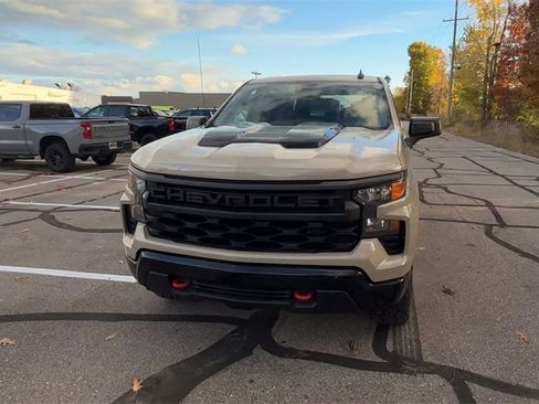 Certified 2023 Chevrolet Silverado 1500 Custom Trail Boss w/ LPO, Dark Essentials Package image 3