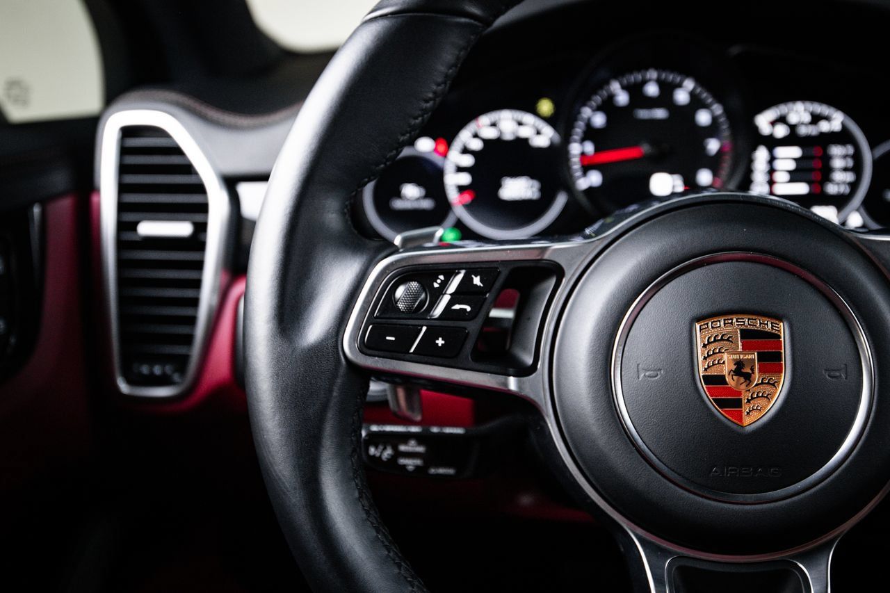 Certified 2023 Porsche Cayenne Coupe AWD/4WD image 17