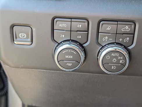 New 2026 GMC Sierra 1500 AT4 w/ AT4 Premium Package AWD/4WD image 25