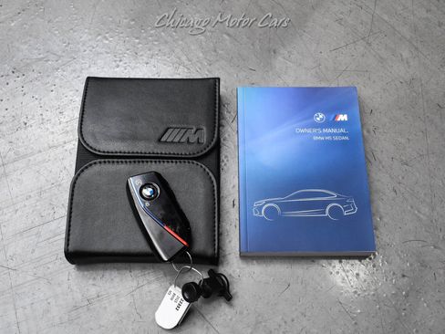 Used 2025 BMW M5 w/ Carbon Package image 60