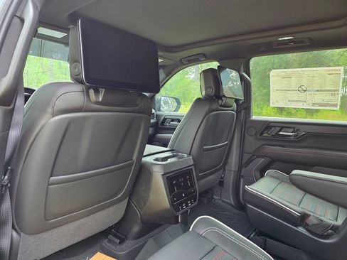 New 2026 GMC Yukon XL AT4 Ultimate AWD/4WD image 20