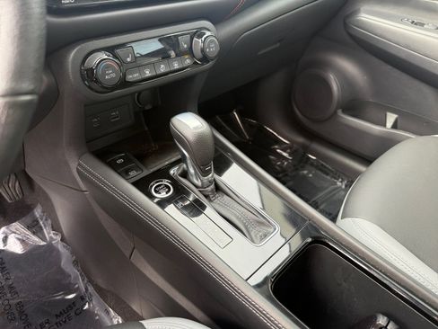 Used 2021 Nissan Kicks SR w/ SR Premium Package image 13