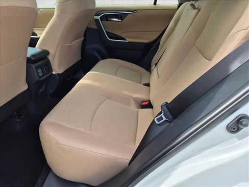 Used 2025 Toyota RAV4 XLE FWD image 15