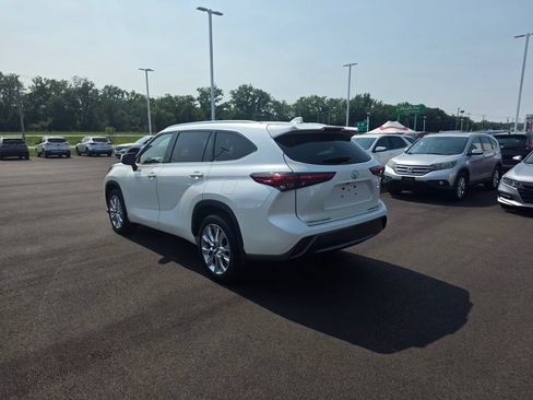 Used 2021 Toyota Highlander Limited AWD/4WD image 5