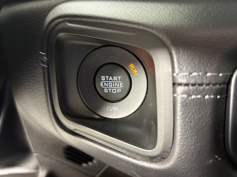 Used 2025 Jeep Gladiator Sport AWD/4WD image 22