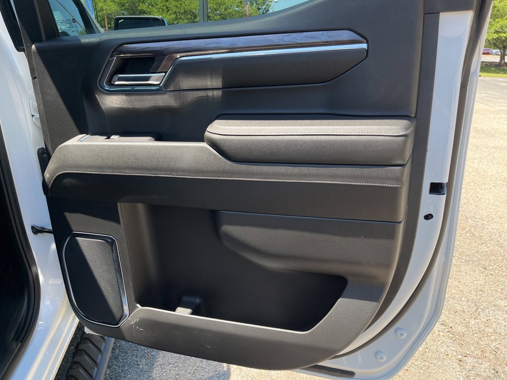 Used 2024 Chevrolet Silverado 1500 LTZ w/ LTZ Convenience Package II AWD/4WD image 24