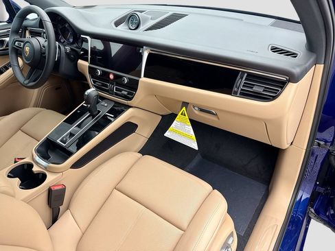 Used 2026 Porsche Macan AWD/4WD image 20