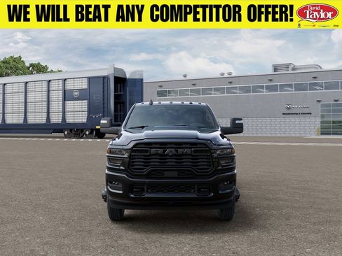 New 2026 RAM 3500 Big Horn AWD/4WD image 7
