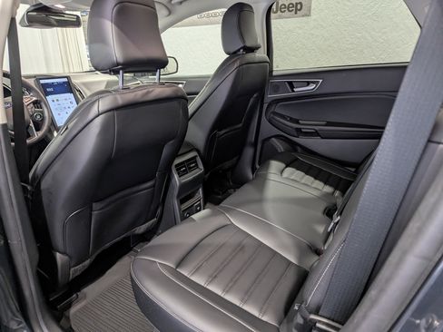 Used 2024 Ford Edge SEL w/ Convenience Package image 11