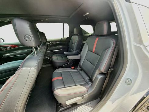 Used 2024 Chevrolet Traverse RS w/ LPO, Floor Liner Package AWD/4WD image 21