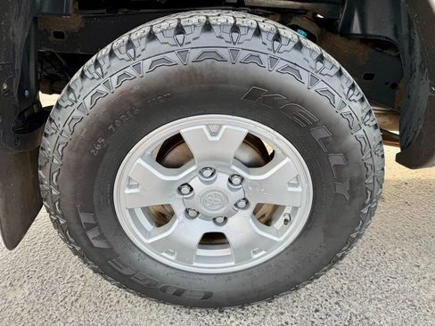 Used 2012 Toyota Tacoma 4x4 Double Cab w/ TRD Off-Road Pkg image 18