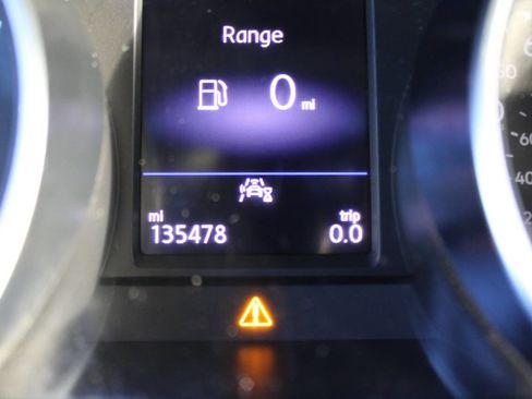 Used 2020 Volkswagen Tiguan S image 15