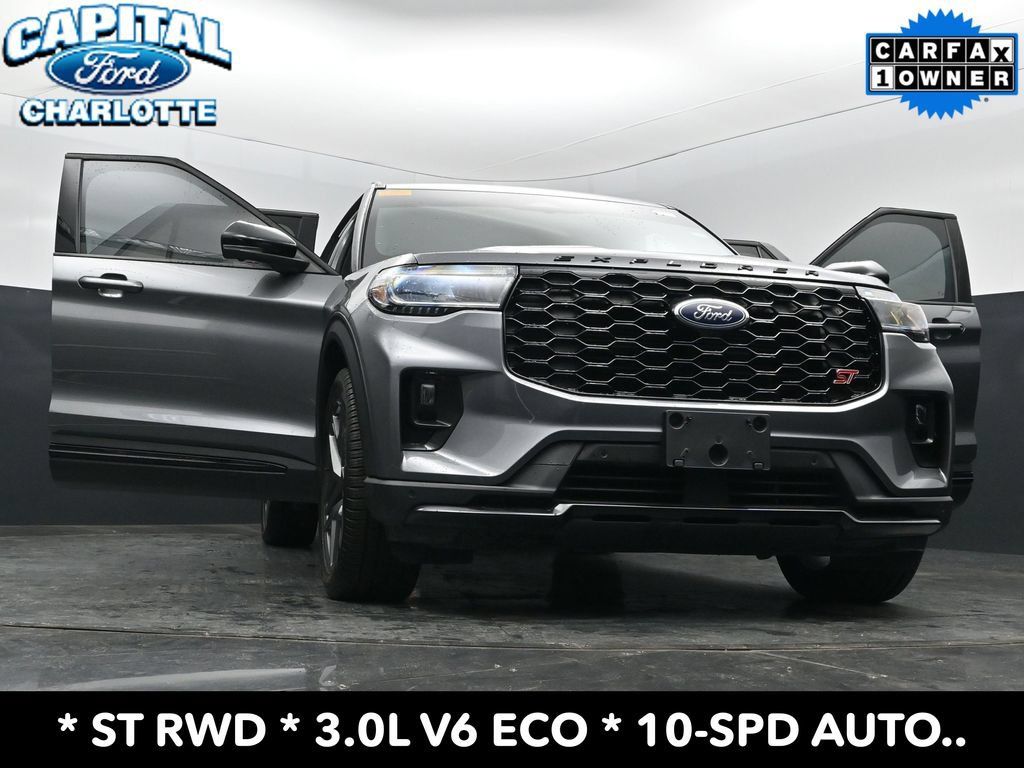 Used 2025 Ford Explorer ST RWD image 40