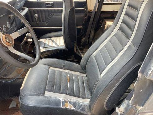 Used 1986 Jeep CJ 7 image 9