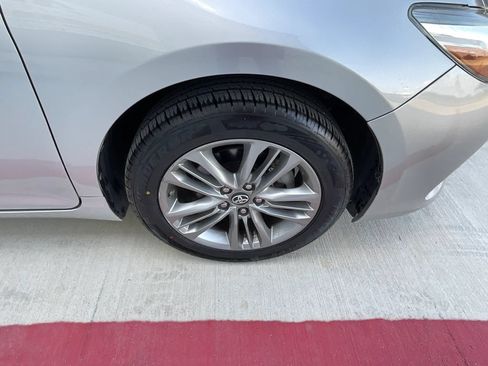 Used 2017 Toyota Camry SE FWD image 7