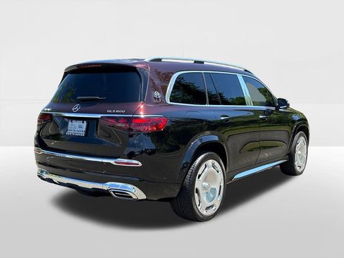 Used 2024 Mercedes-Benz Maybach GLS 600 4MATIC image 4