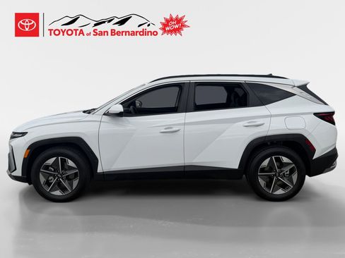 Used 2025 Hyundai Tucson SEL FWD image 2