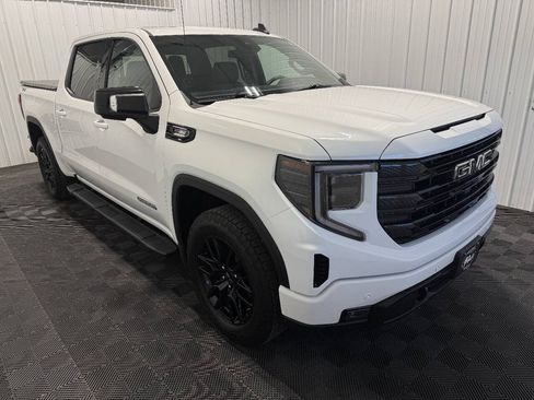 Used 2024 GMC Sierra 1500 Elevation w/ Elevation Premium Package AWD/4WD image 2