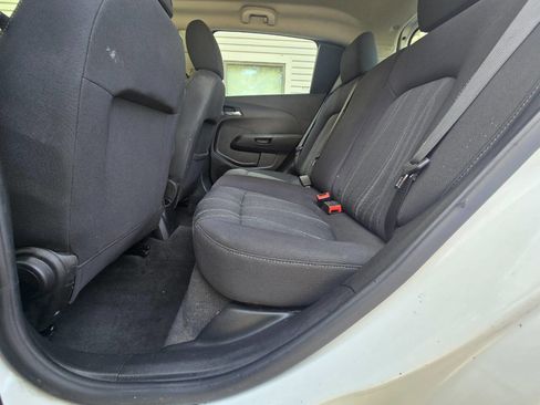 Used 2015 Chevrolet Sonic LT image 36