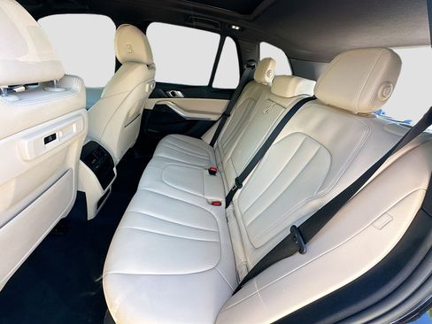 Used 2022 BMW X5 sDrive40i w/ Parking Assistance Package image 26