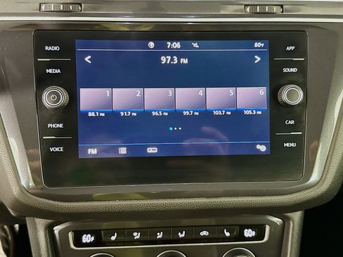 Used 2020 Volkswagen Tiguan SE w/ Panoramic Sunroof Package FWD image 17