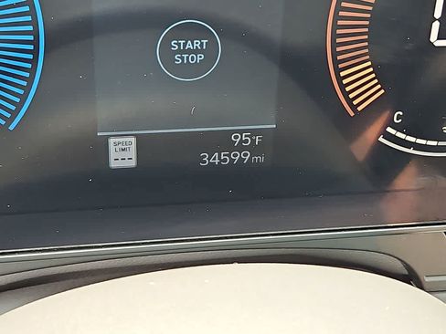 Used 2025 Hyundai Kona SEL FWD image 18
