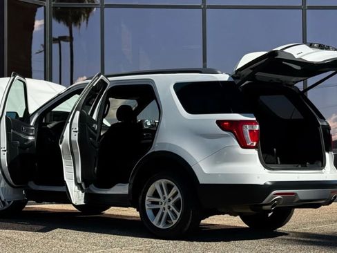 Used 2017 Ford Explorer XLT w/ Equipment Group 201A image 22