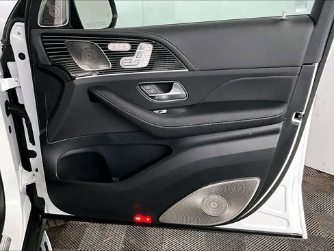 Used 2025 Mercedes-Benz GLS 63 AMG 4MATIC image 23