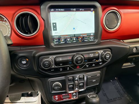 Used 2021 Jeep Wrangler Unlimited Rubicon image 19