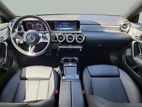 Used 2025 Mercedes-Benz CLA 250 4MATIC image 11