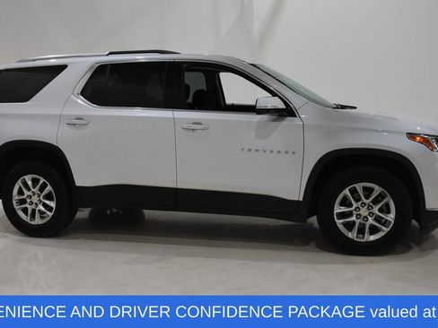 Used 2018 Chevrolet Traverse LT image 3