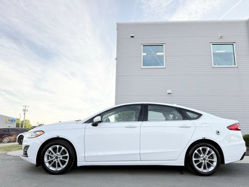 Used 2020 Ford Fusion SE FWD image 10