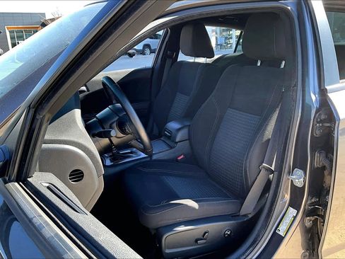 Used 2020 Dodge Charger SXT w/ Blacktop Package image 9