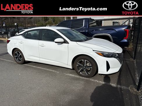 Used 2024 Nissan Sentra SV image 1