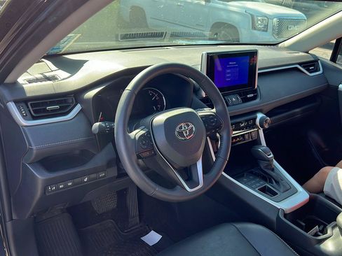 Used 2023 Toyota RAV4 XLE Premium AWD/4WD image 5