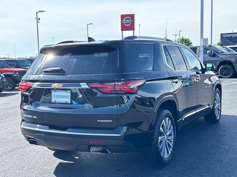 Used 2023 Chevrolet Traverse Premier AWD/4WD image 2