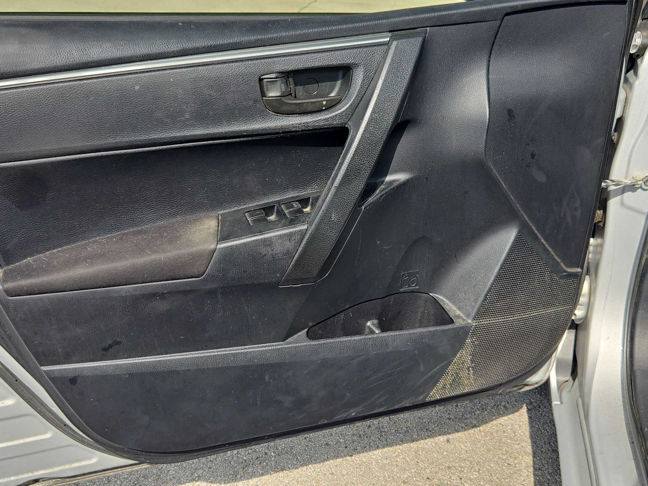 Used 2014 Toyota Corolla L FWD image 10