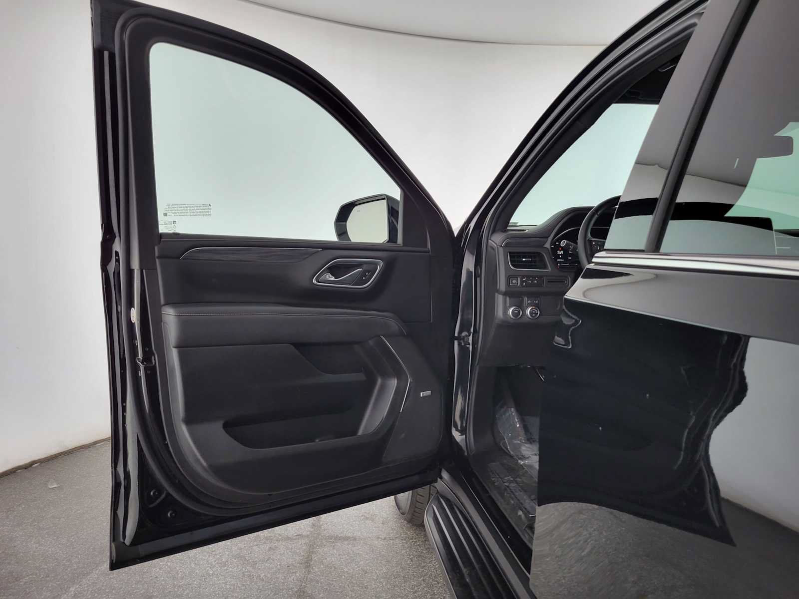 Used 2023 GMC Yukon XL SLT RWD image 21