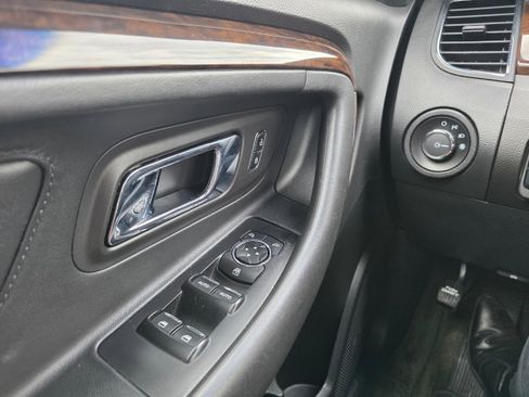 Used 2013 Ford Taurus Limited image 16
