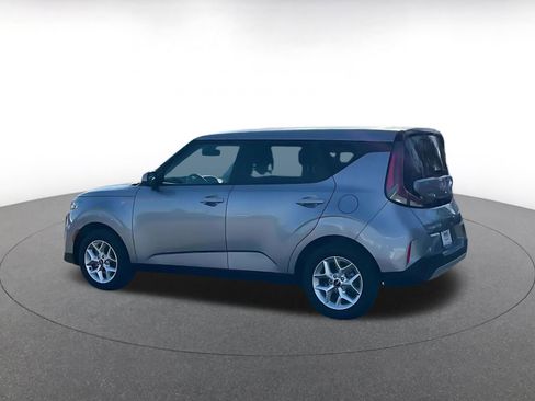 Used 2025 Kia Soul LX w/ LX Technology Package image 10