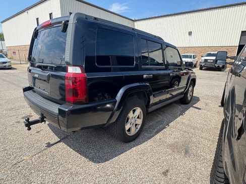 Used 2006 Jeep Commander 4WD image 5