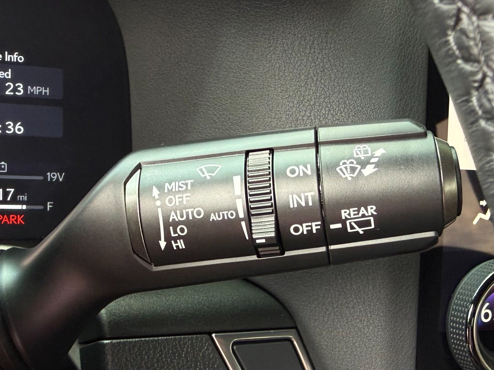 Used 2025 Lexus GX 550 w/ Accessory Package (2T) AWD/4WD image 39