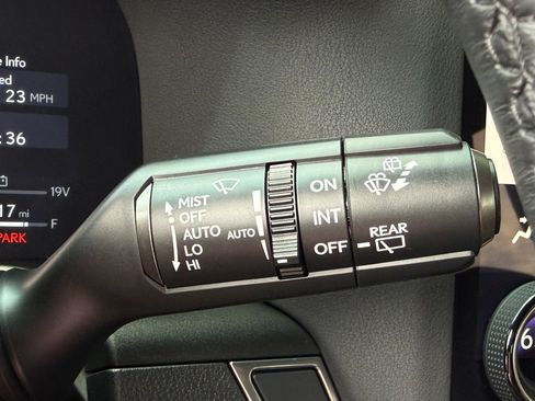 Used 2025 Lexus GX 550 w/ Accessory Package (2T) AWD/4WD image 39