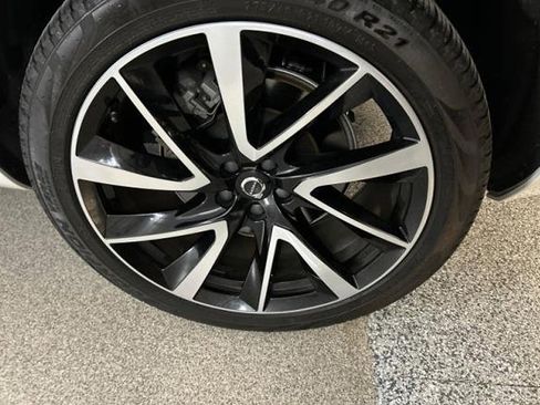 Certified 2024 Volvo XC90 B6 Ultimate w/ Protection Package Premier image 18