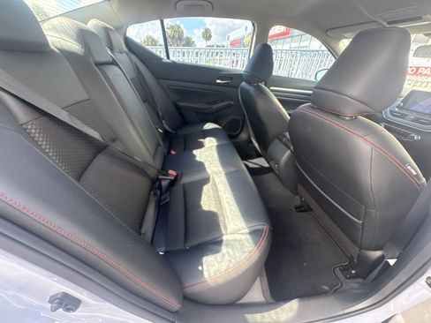 Used 2023 Nissan Altima 2.5 SR FWD image 8