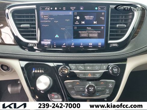 Used 2022 Chrysler Pacifica Limited FWD image 20